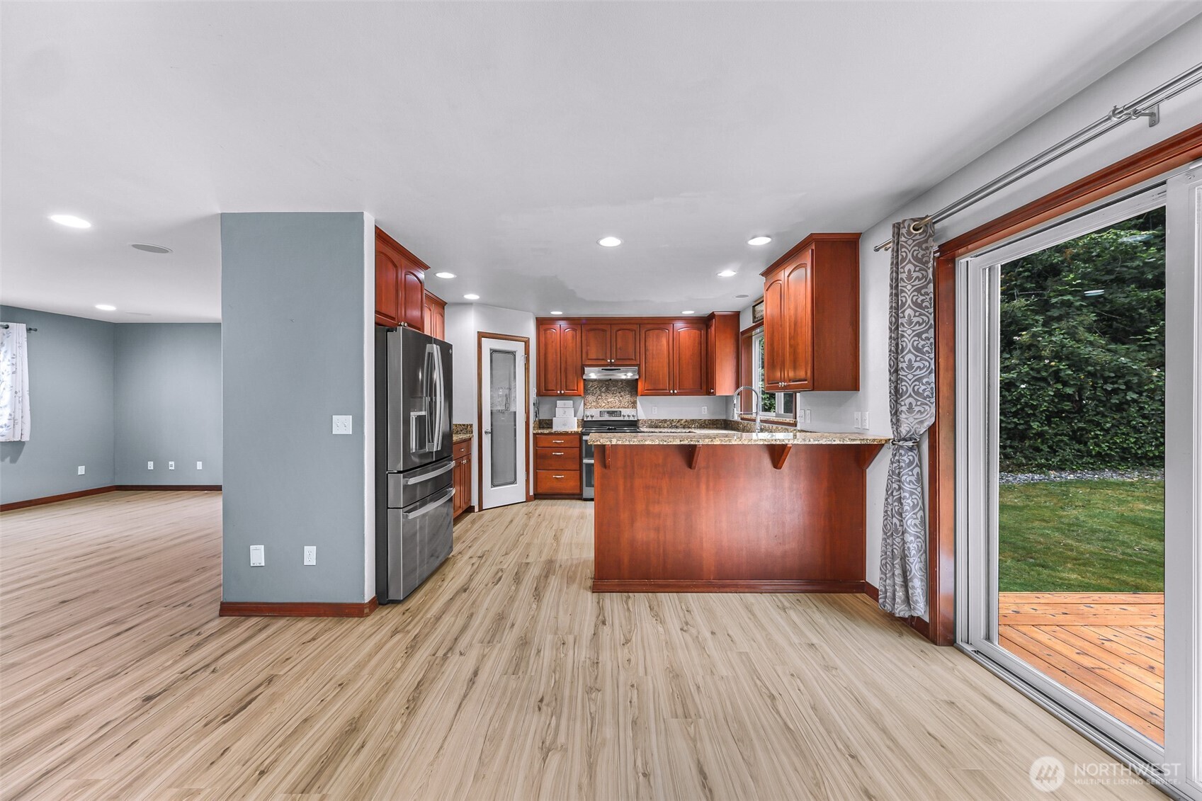 property viewer photo 10