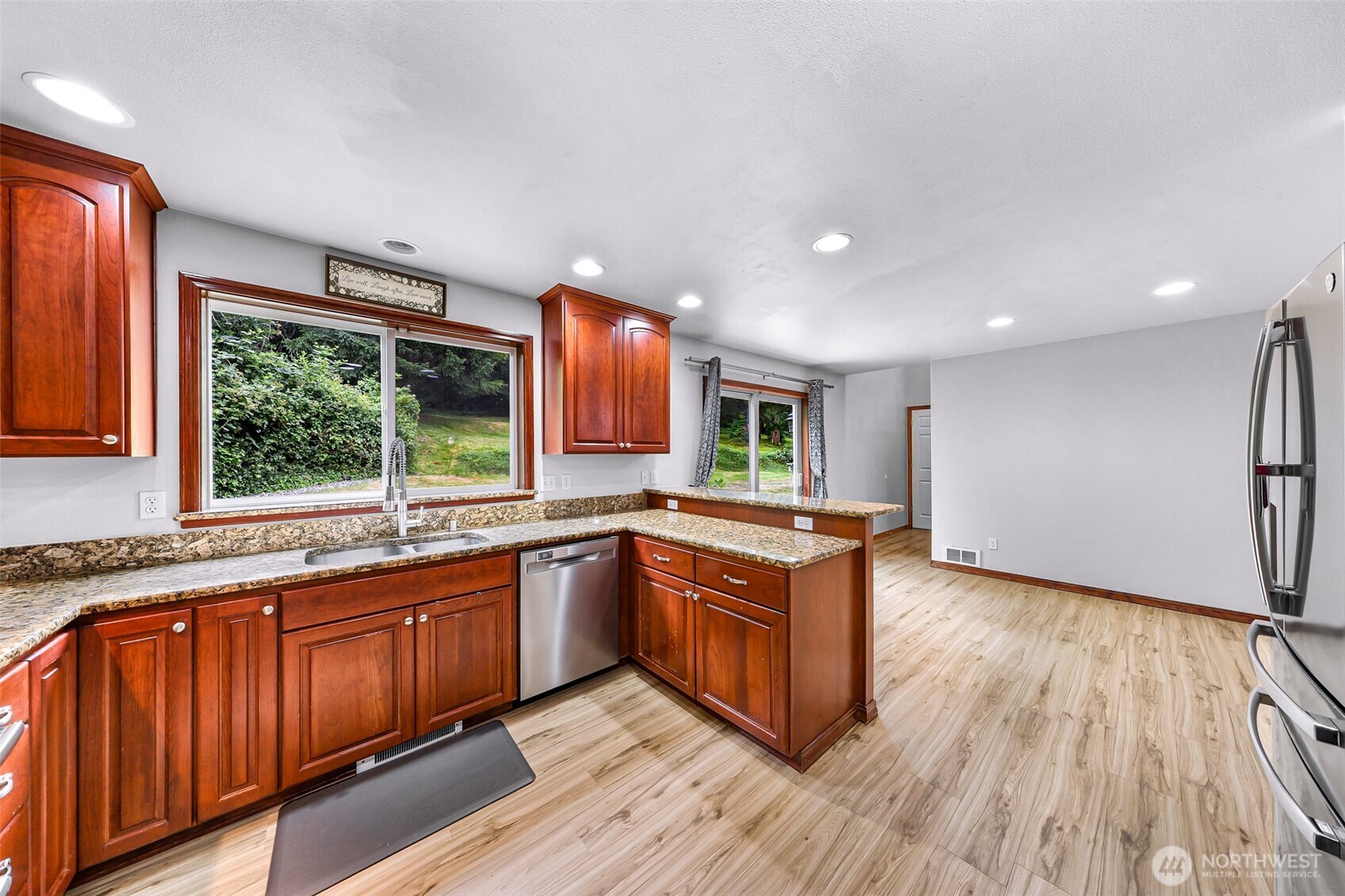 property viewer photo 15