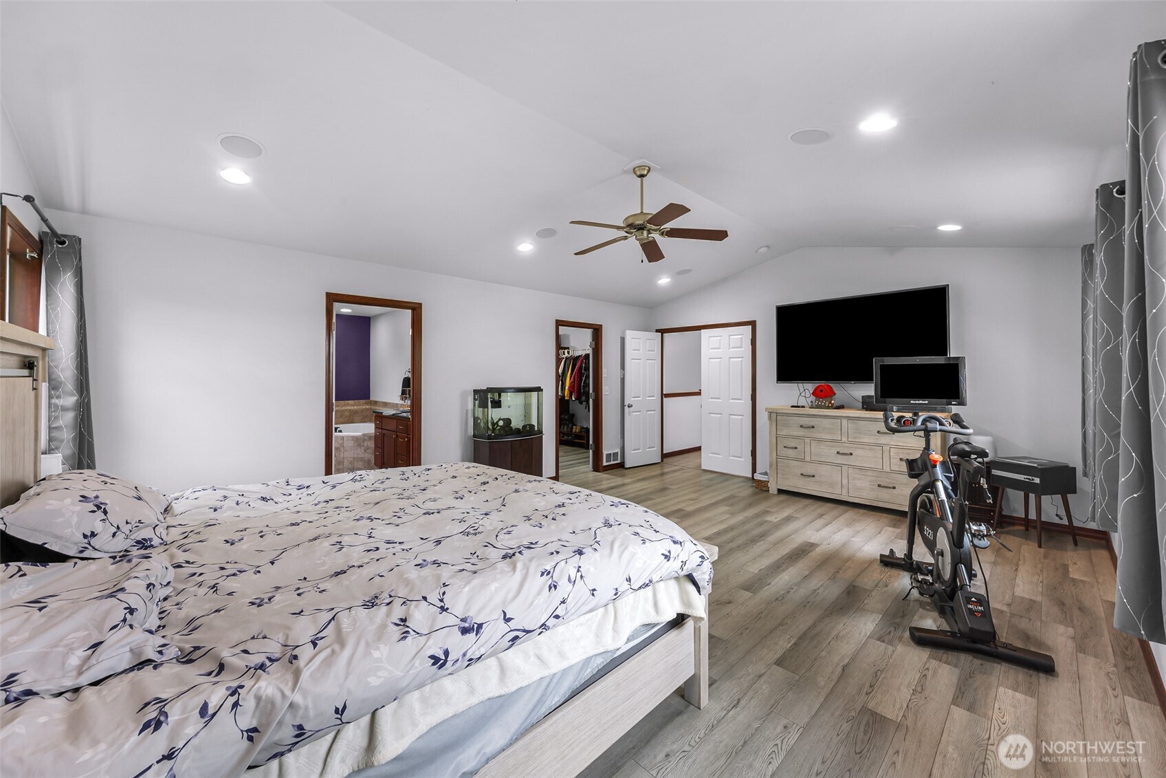 property viewer photo 18