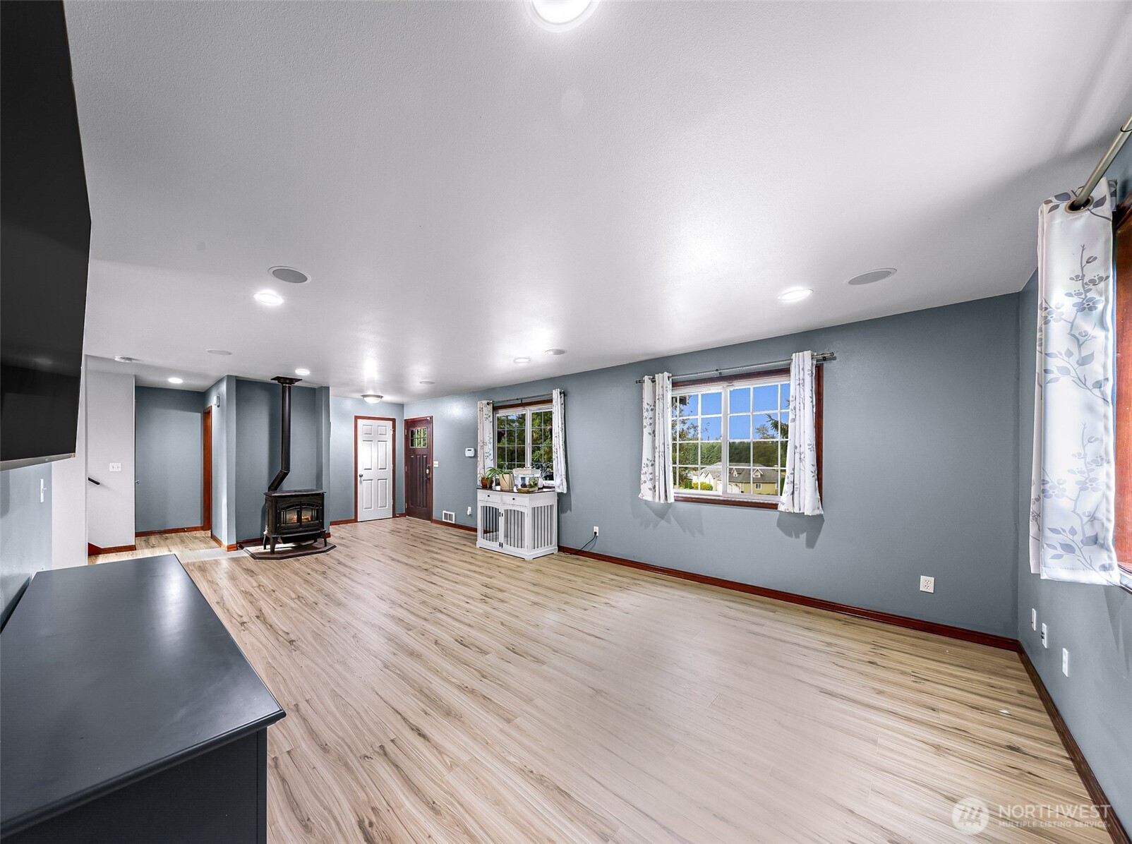 property viewer photo 2