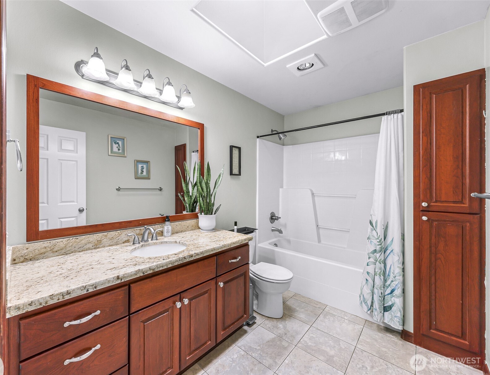 property viewer photo 24