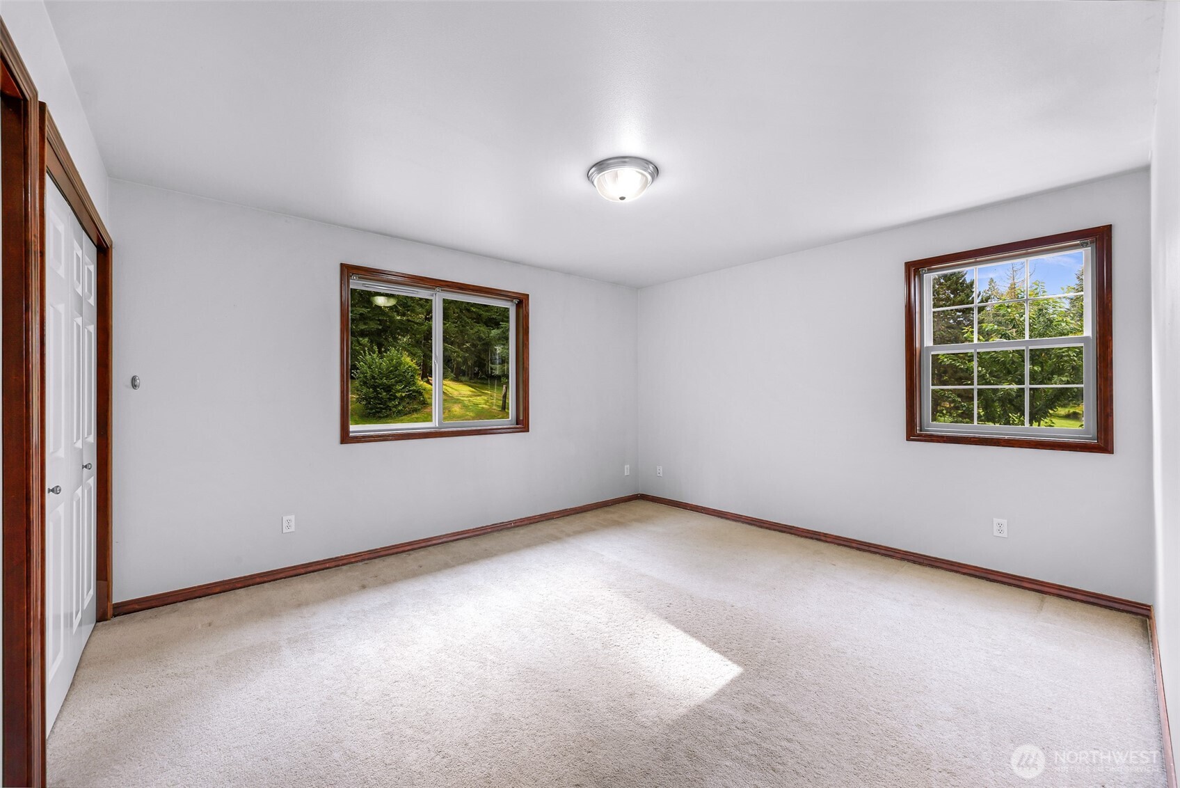 property viewer photo 26