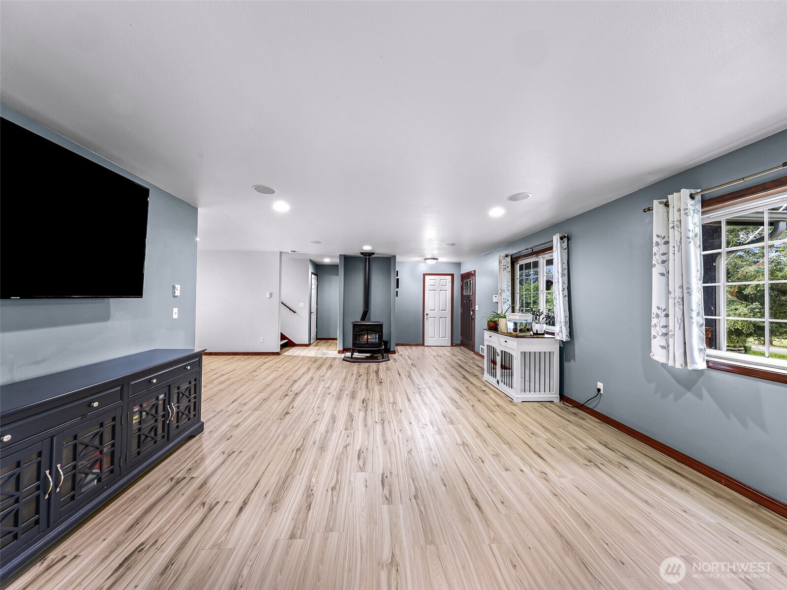 property viewer photo 3