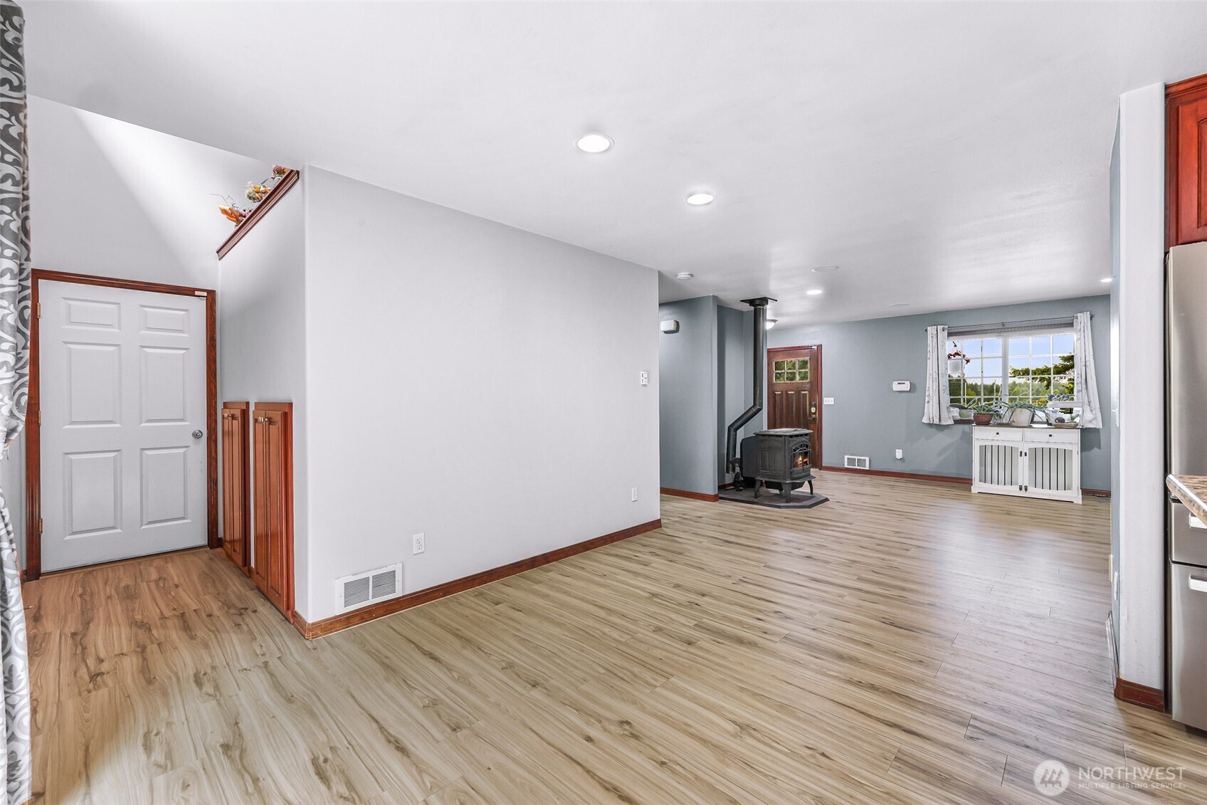 property viewer photo 6