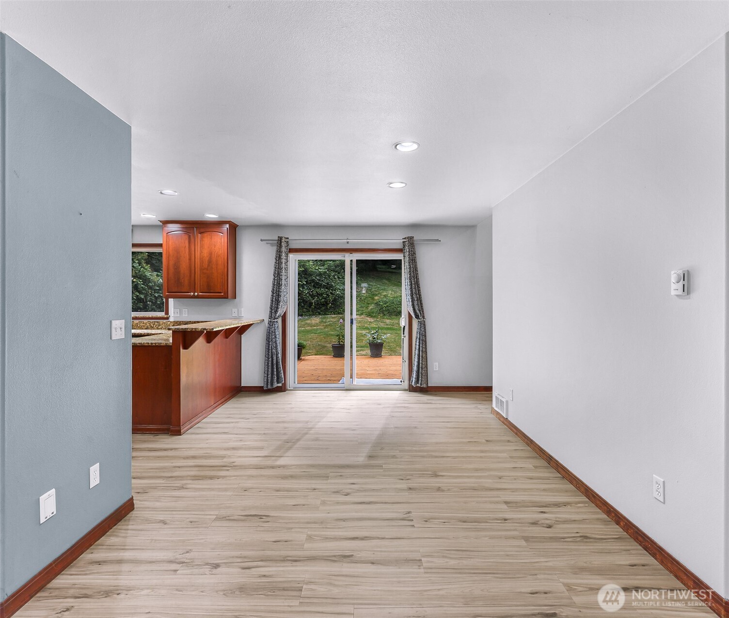 property viewer photo 8