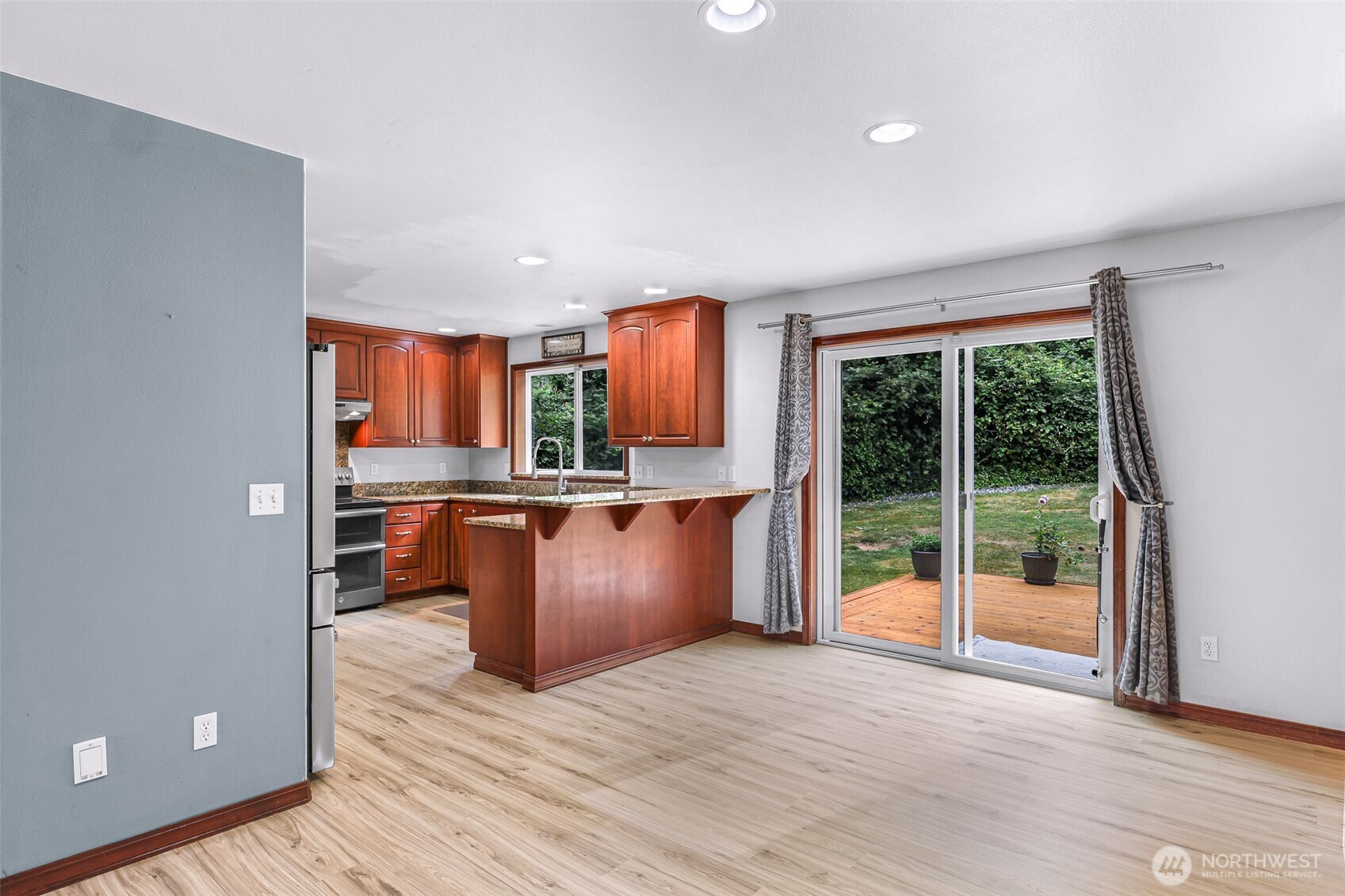 property viewer photo 9