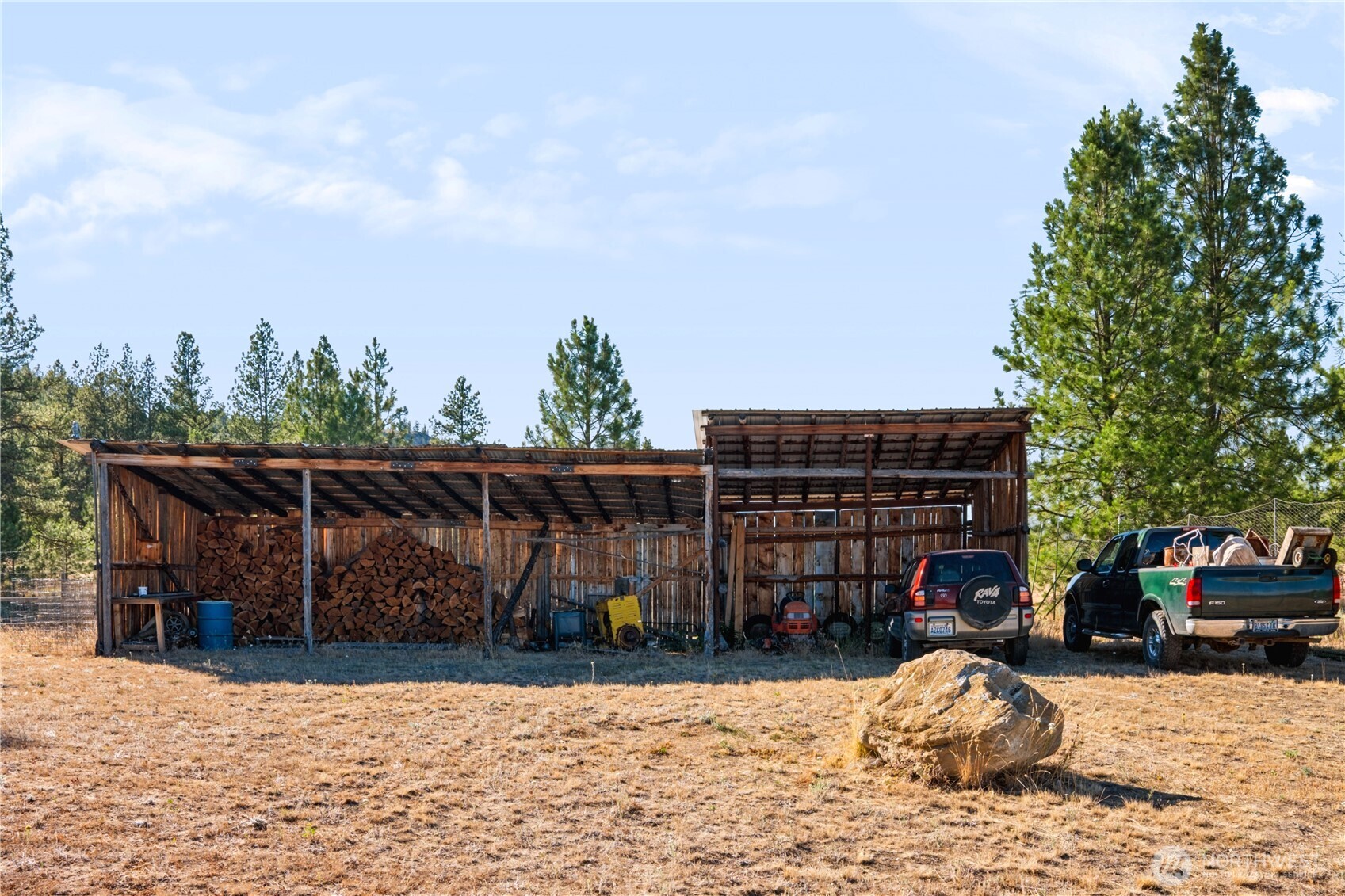main property photo 30