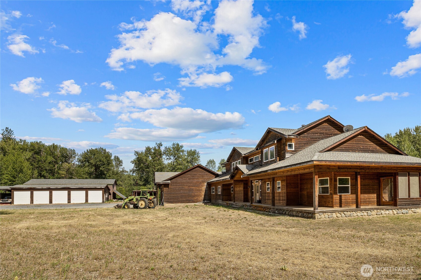 main property photo 8