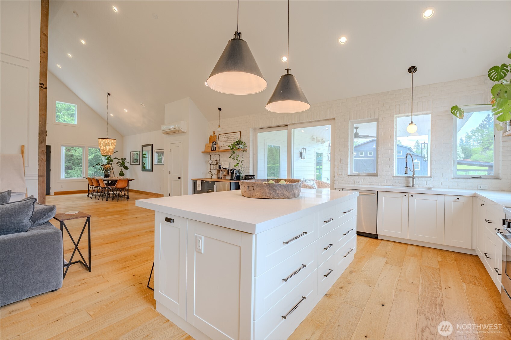 property viewer photo 13