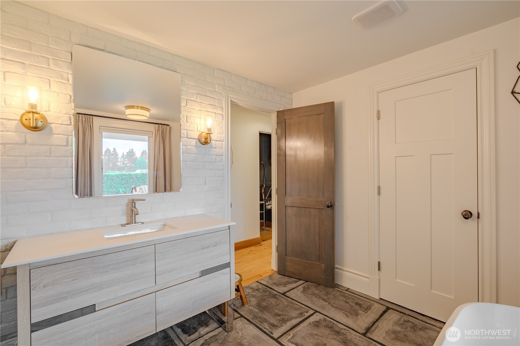 property viewer photo 21