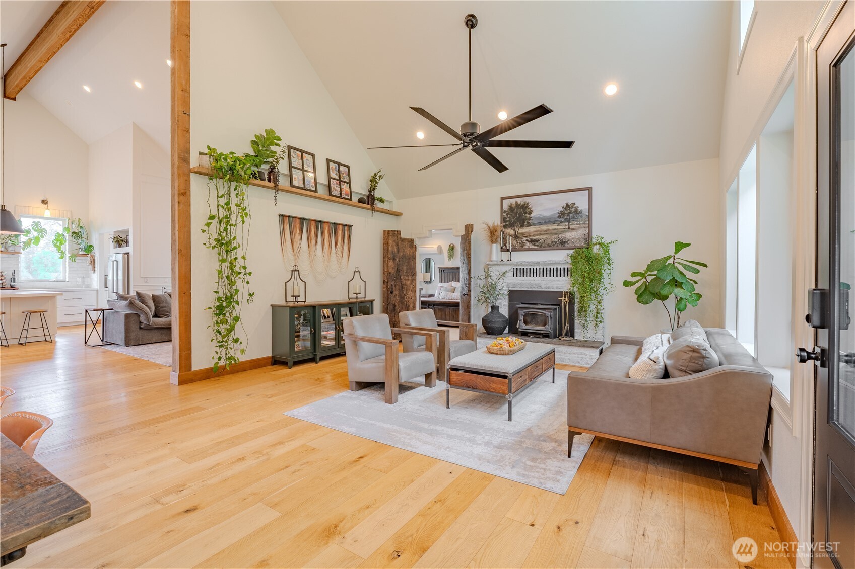 property viewer photo 3