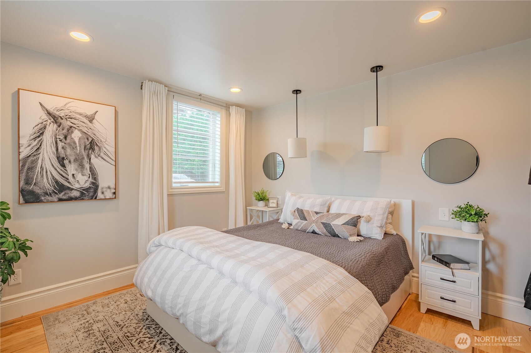 property viewer photo 36
