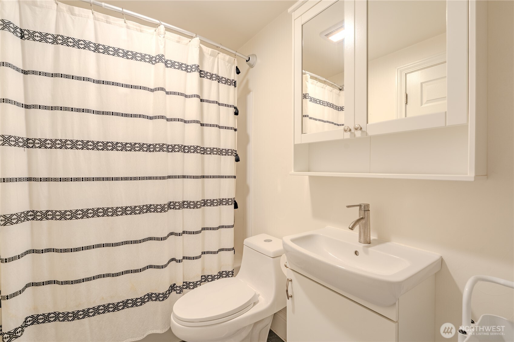 property viewer photo 37