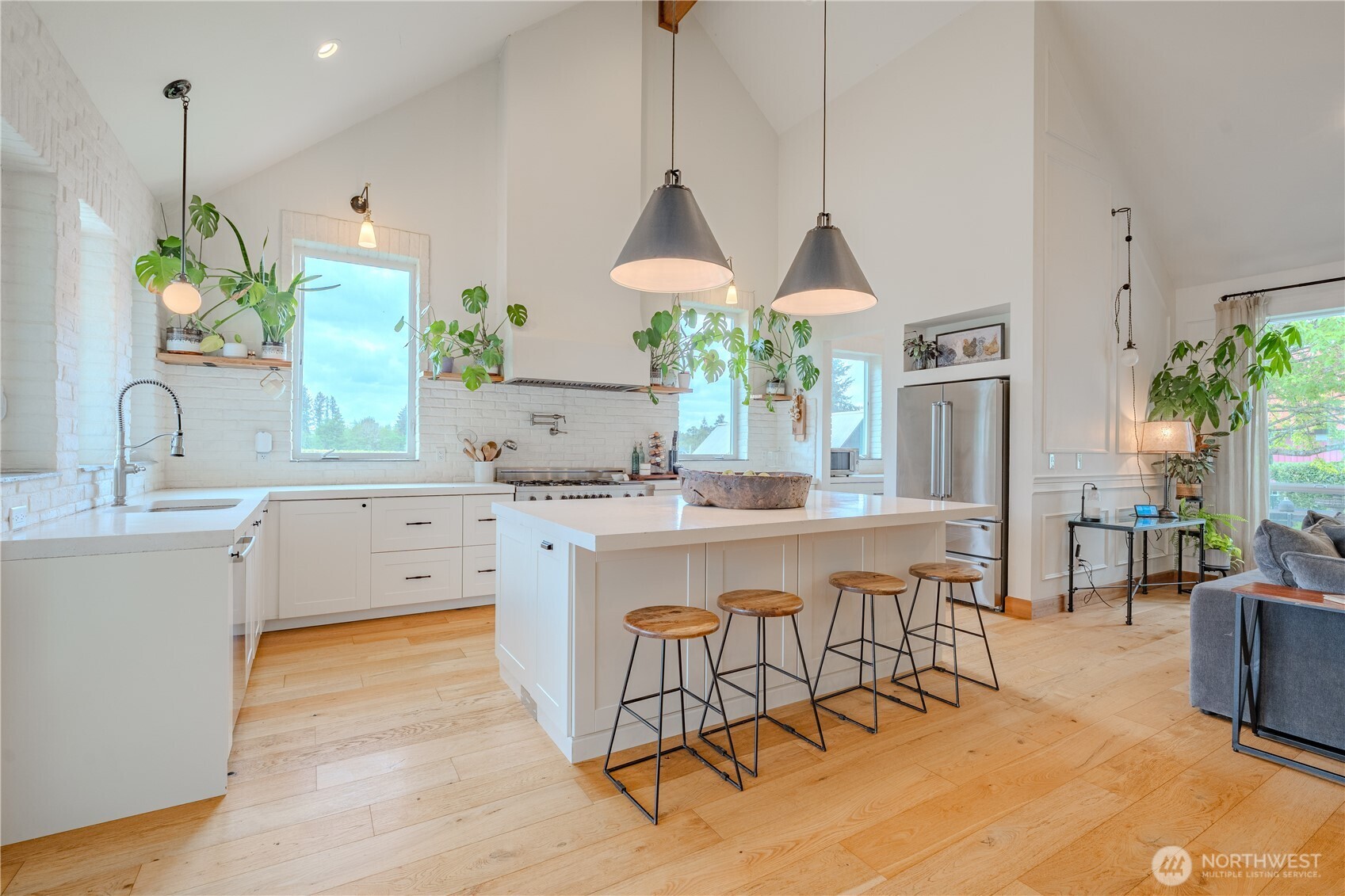 property viewer photo 9
