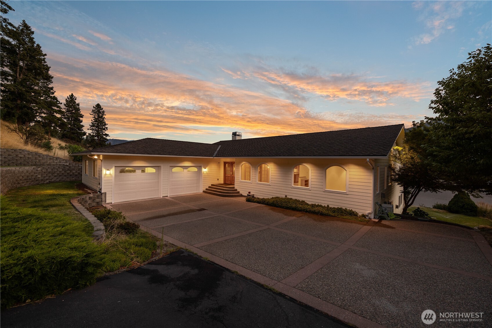 main property photo 0