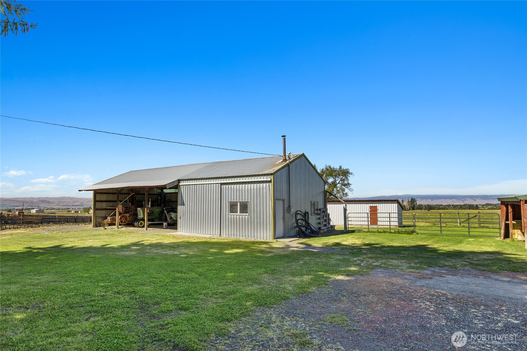 main property photo 12