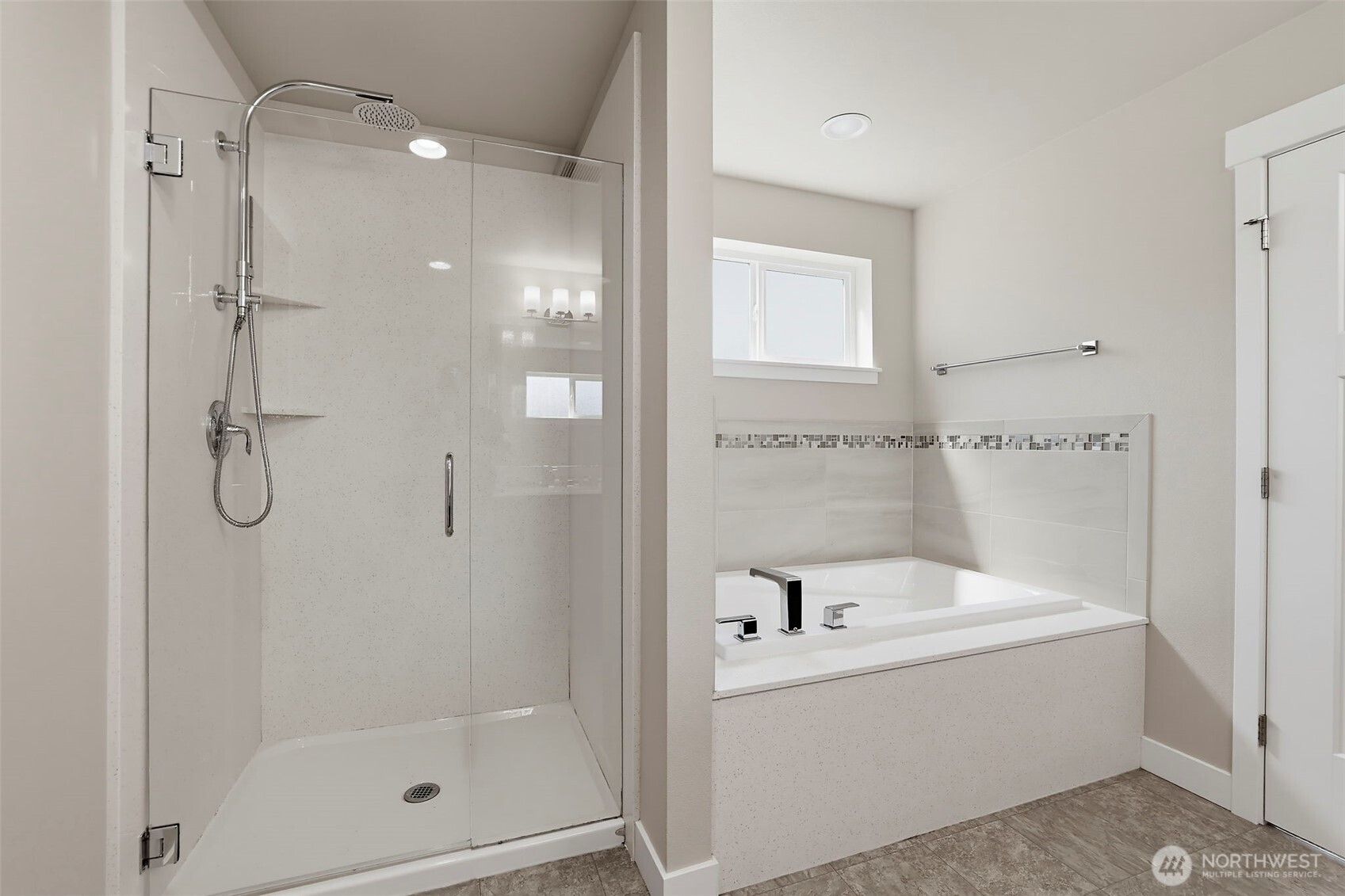 property viewer photo 10