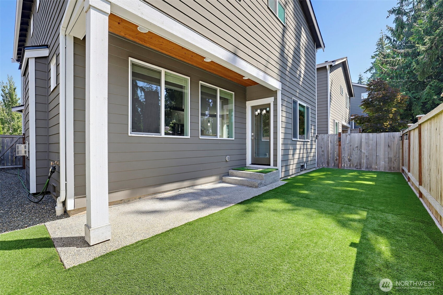 property viewer photo 18