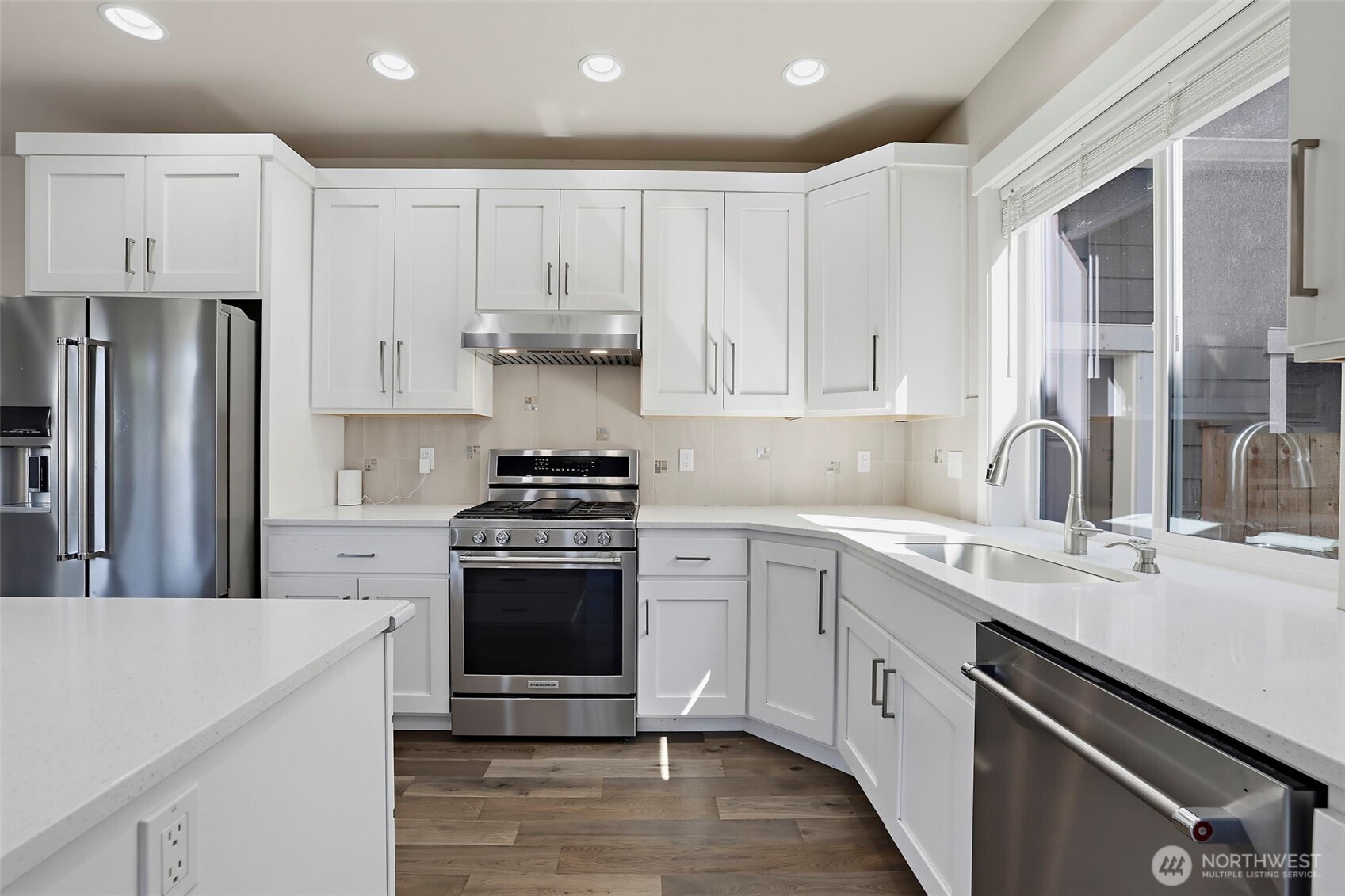 property viewer photo 4