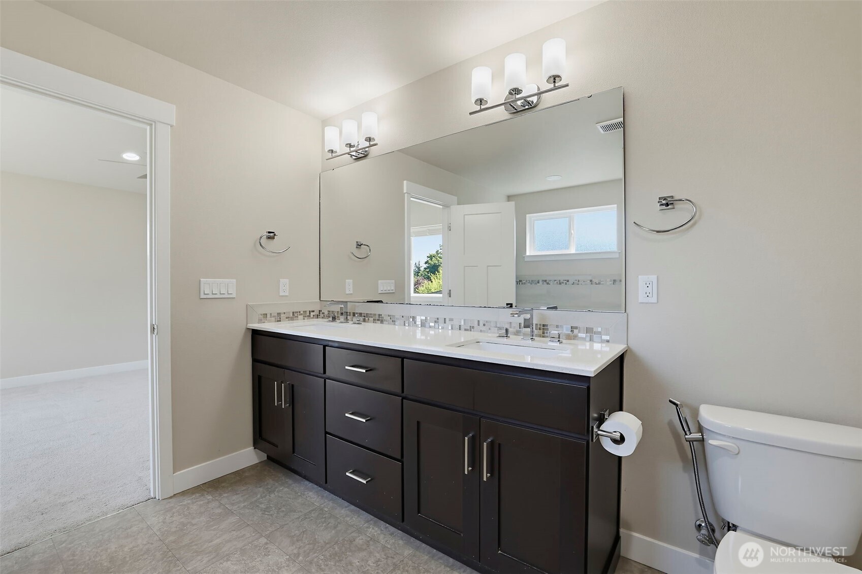 property viewer photo 9