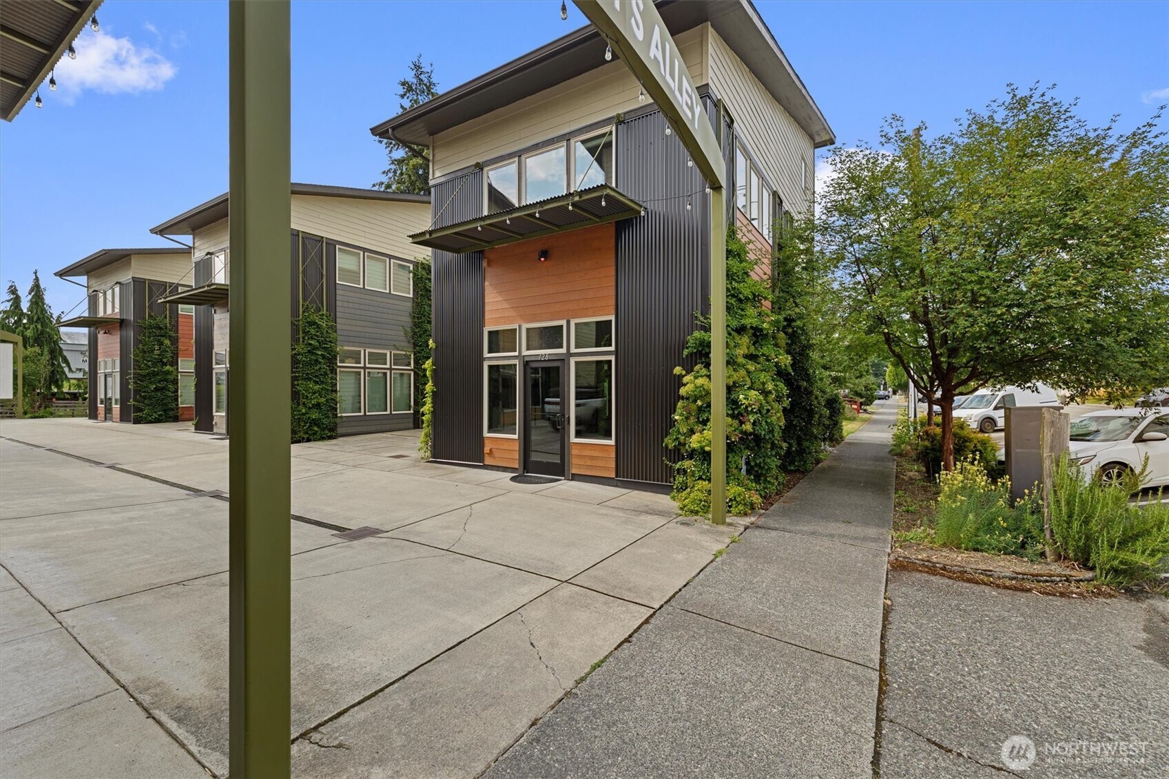 main property photo 34