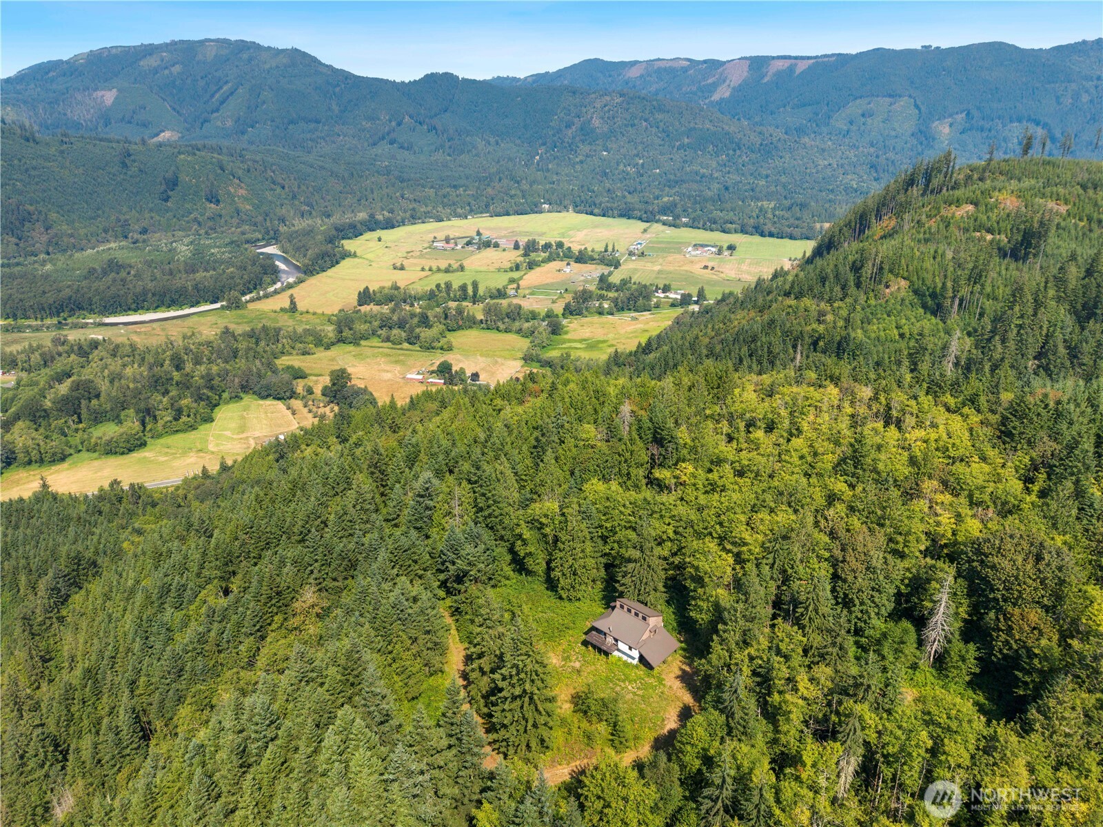 main property photo 14
