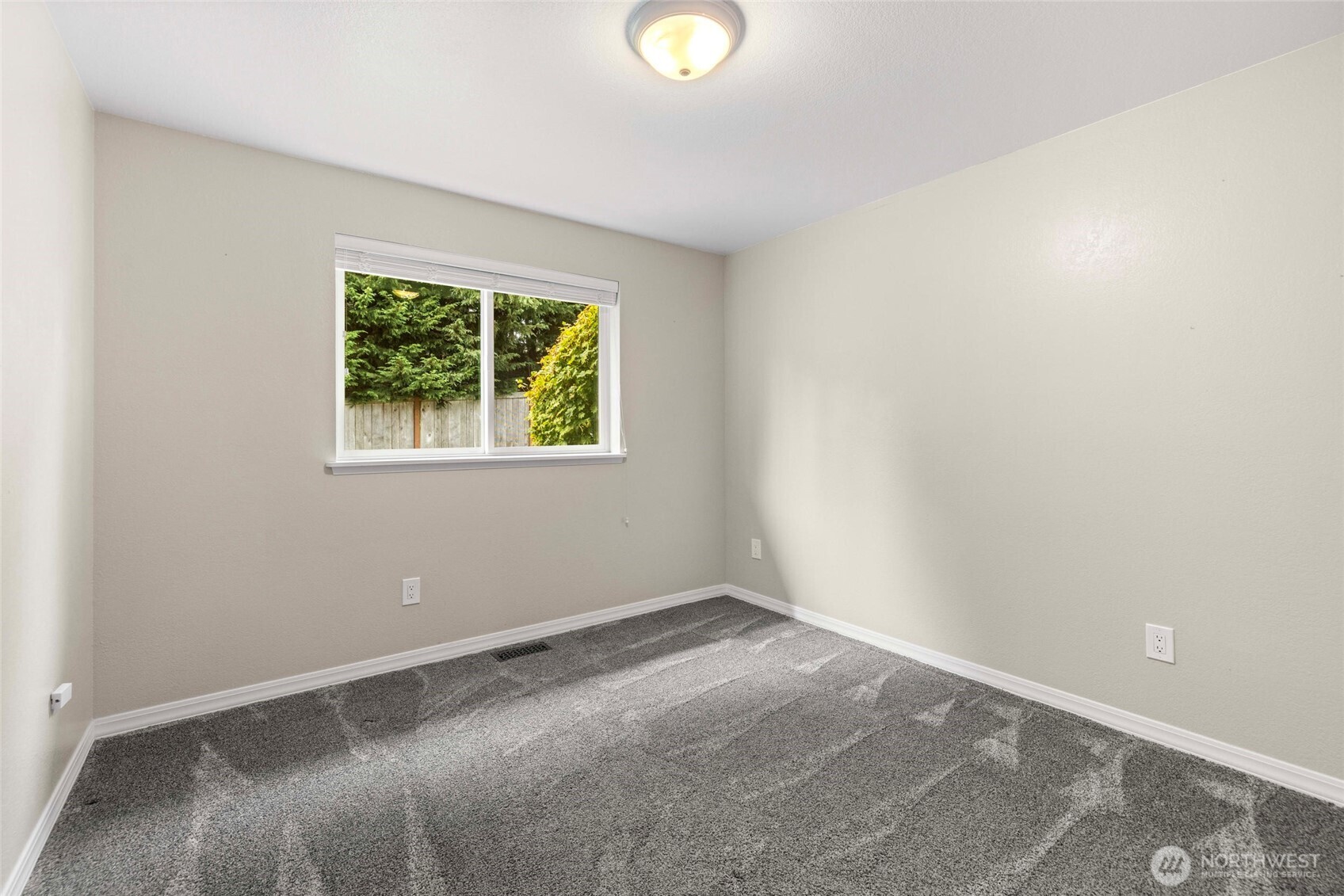 property viewer photo 16