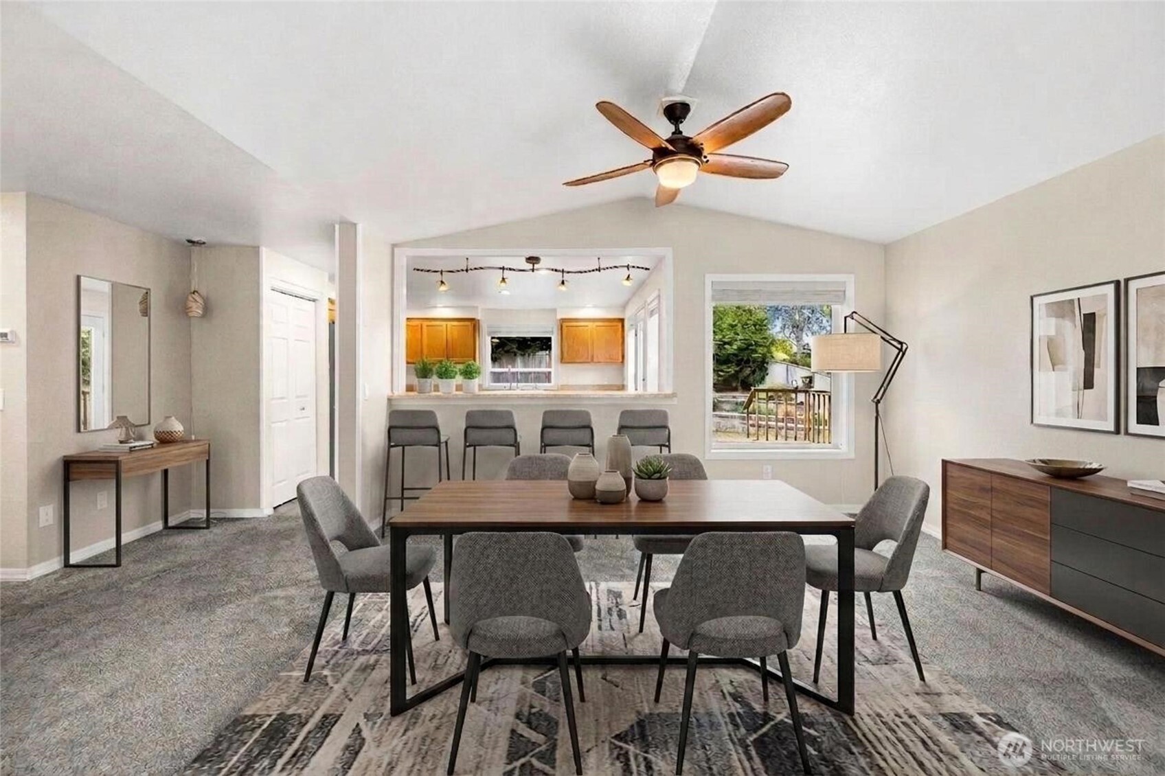 property viewer photo 6