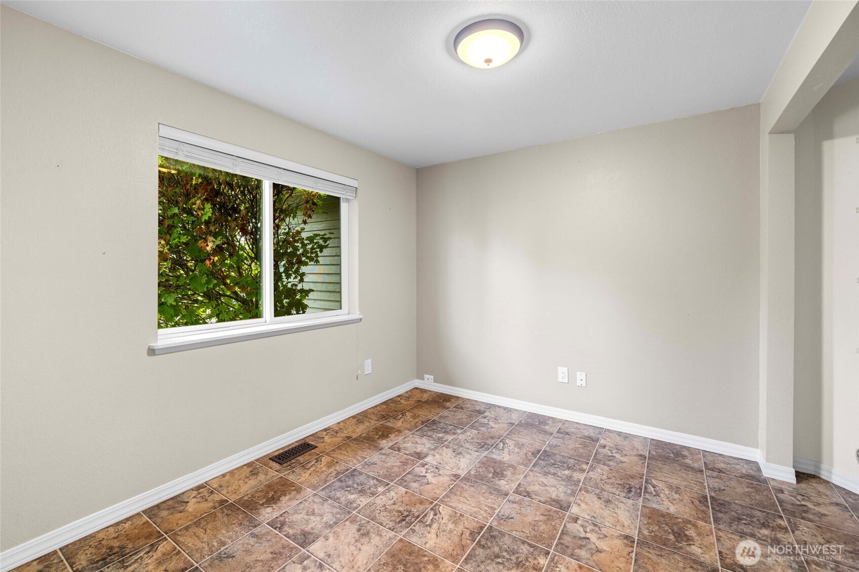 property viewer photo 9