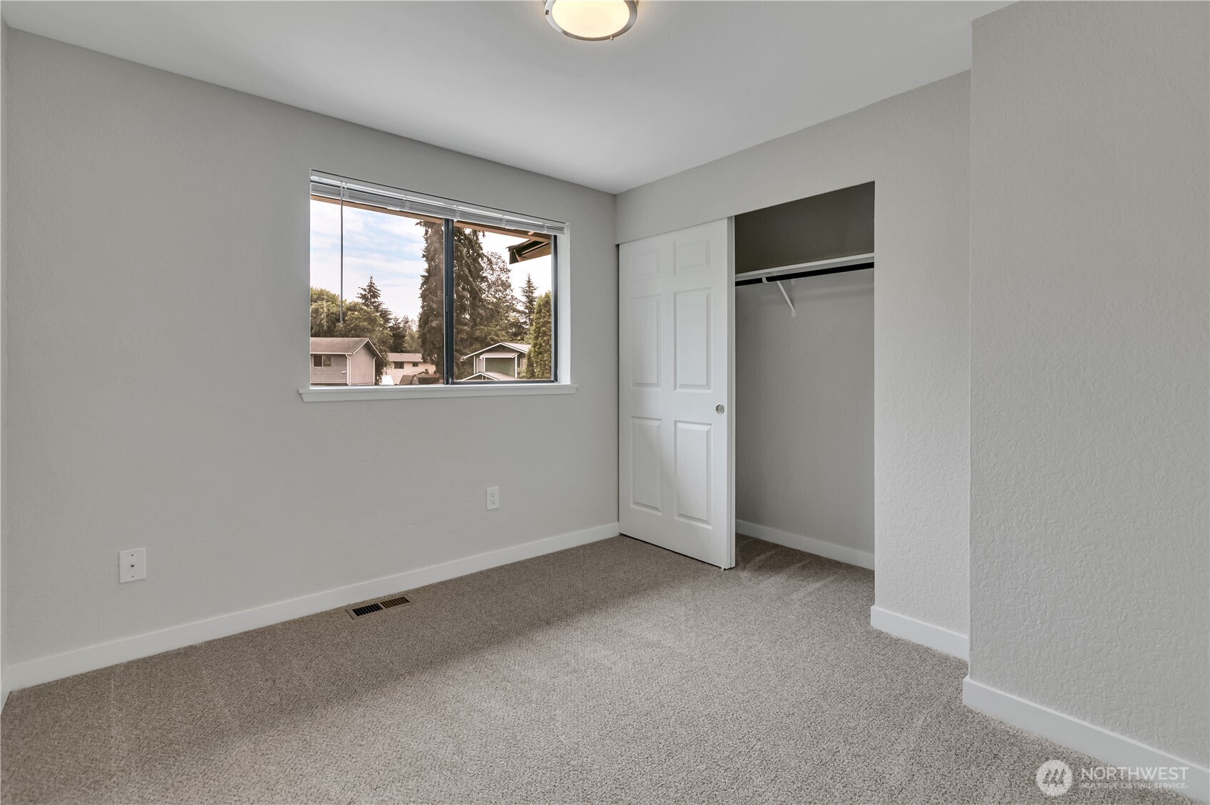 property viewer photo 13