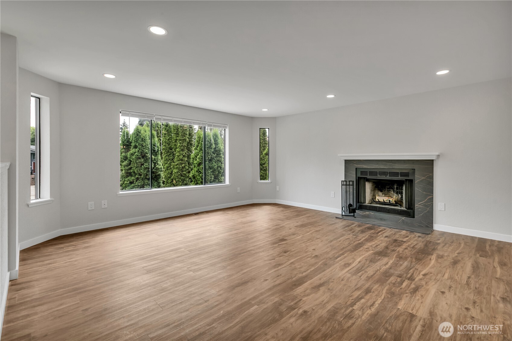 property viewer photo 3