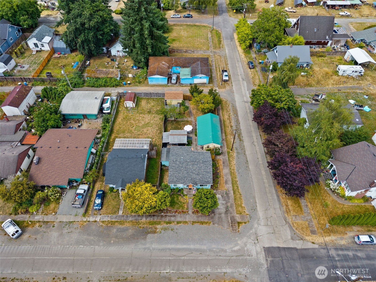 main property photo 31