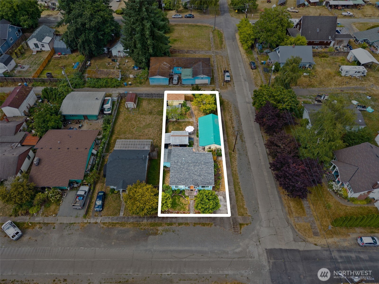 main property photo 32