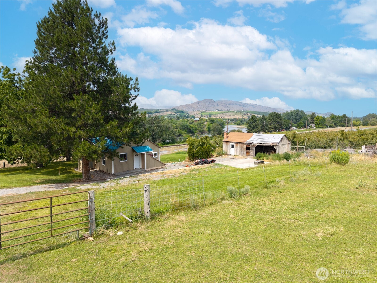 main property photo 27