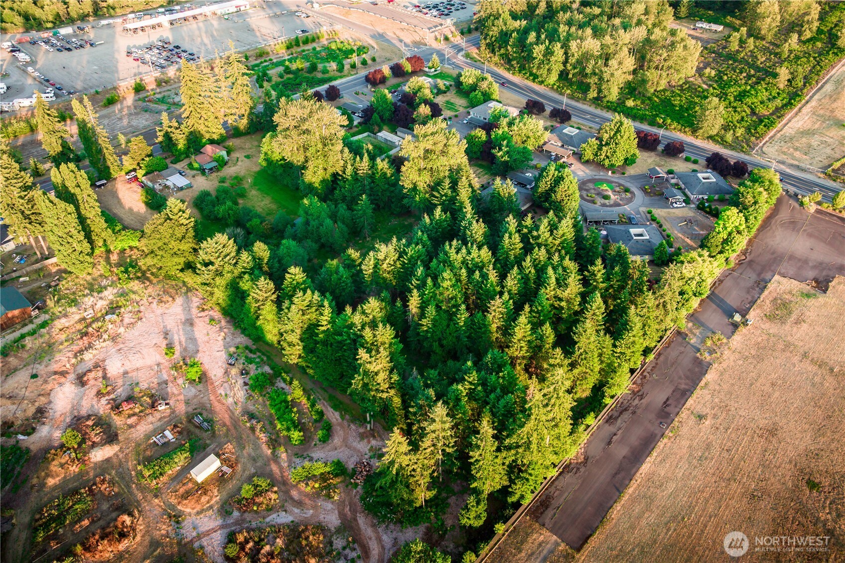 main property photo 17