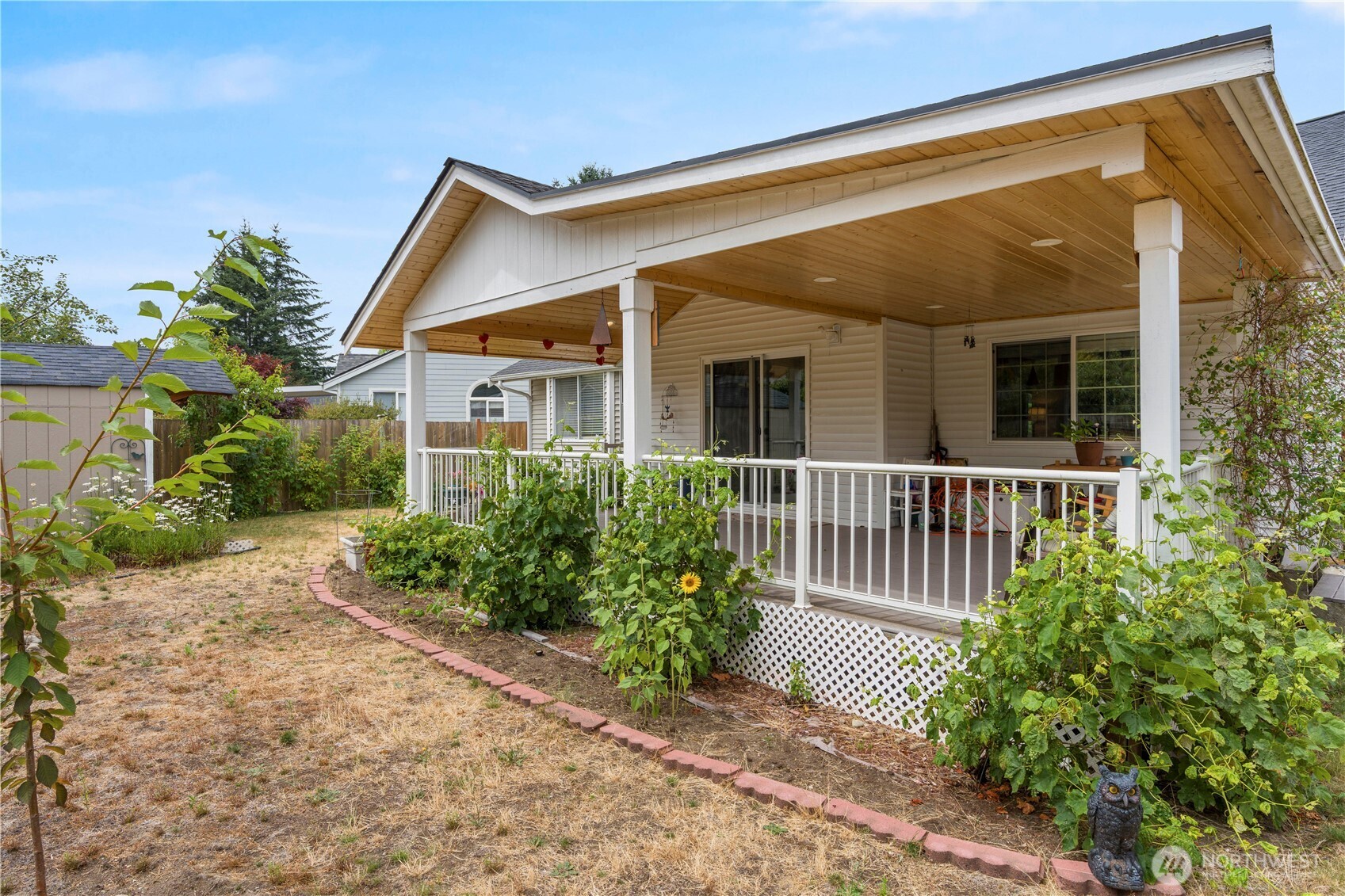 main property photo 17