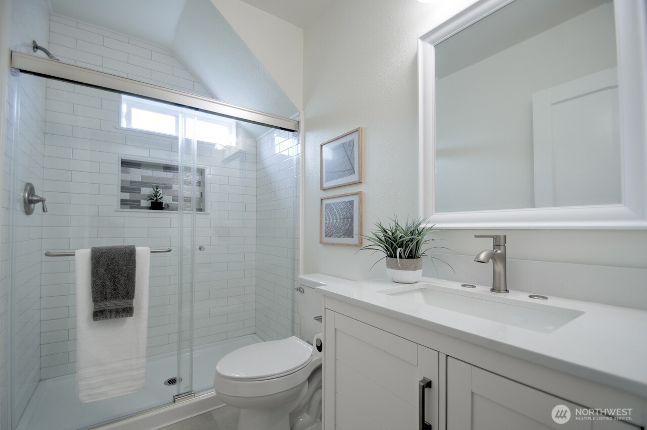 property viewer photo 12