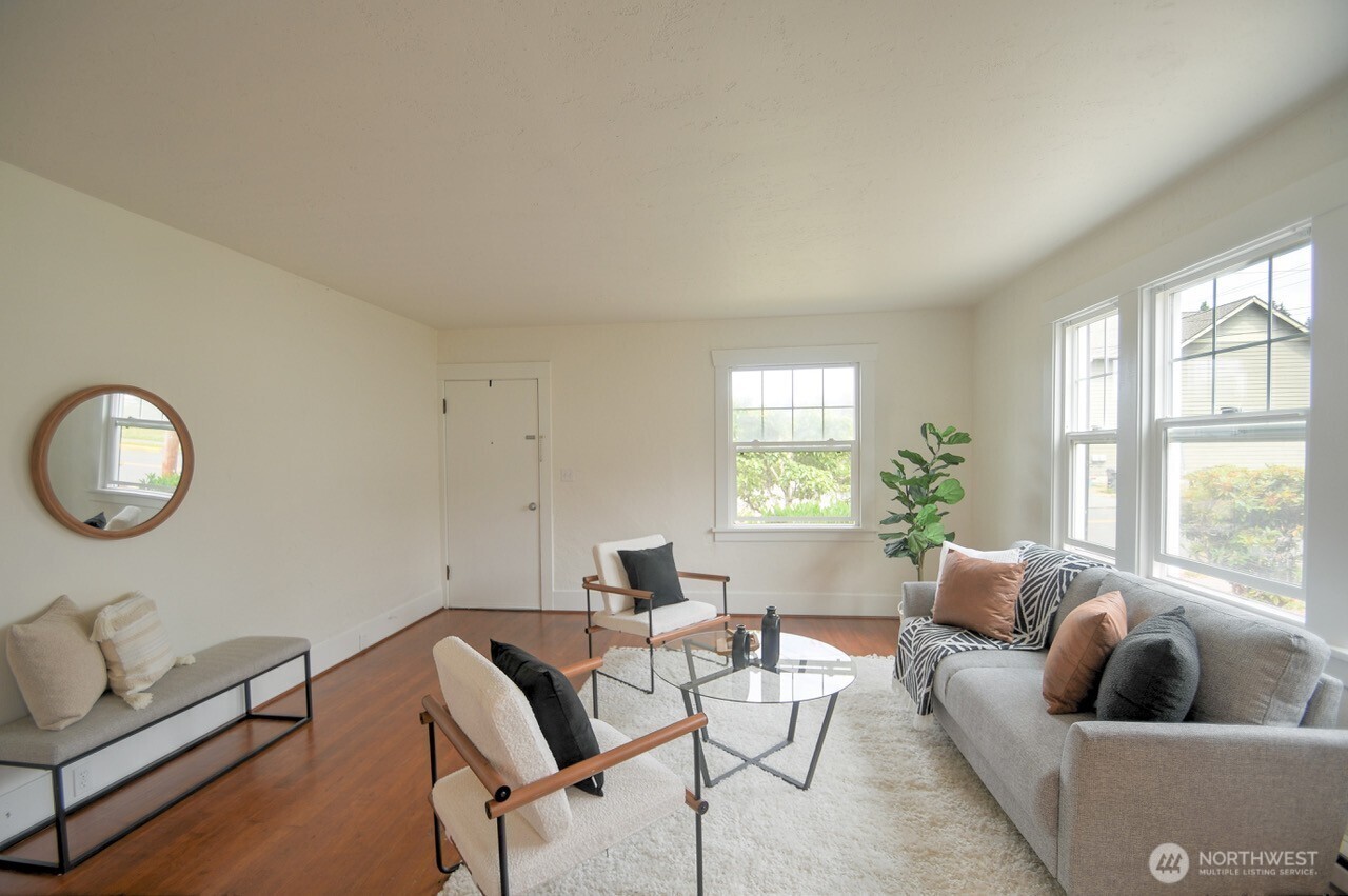 property viewer photo 3