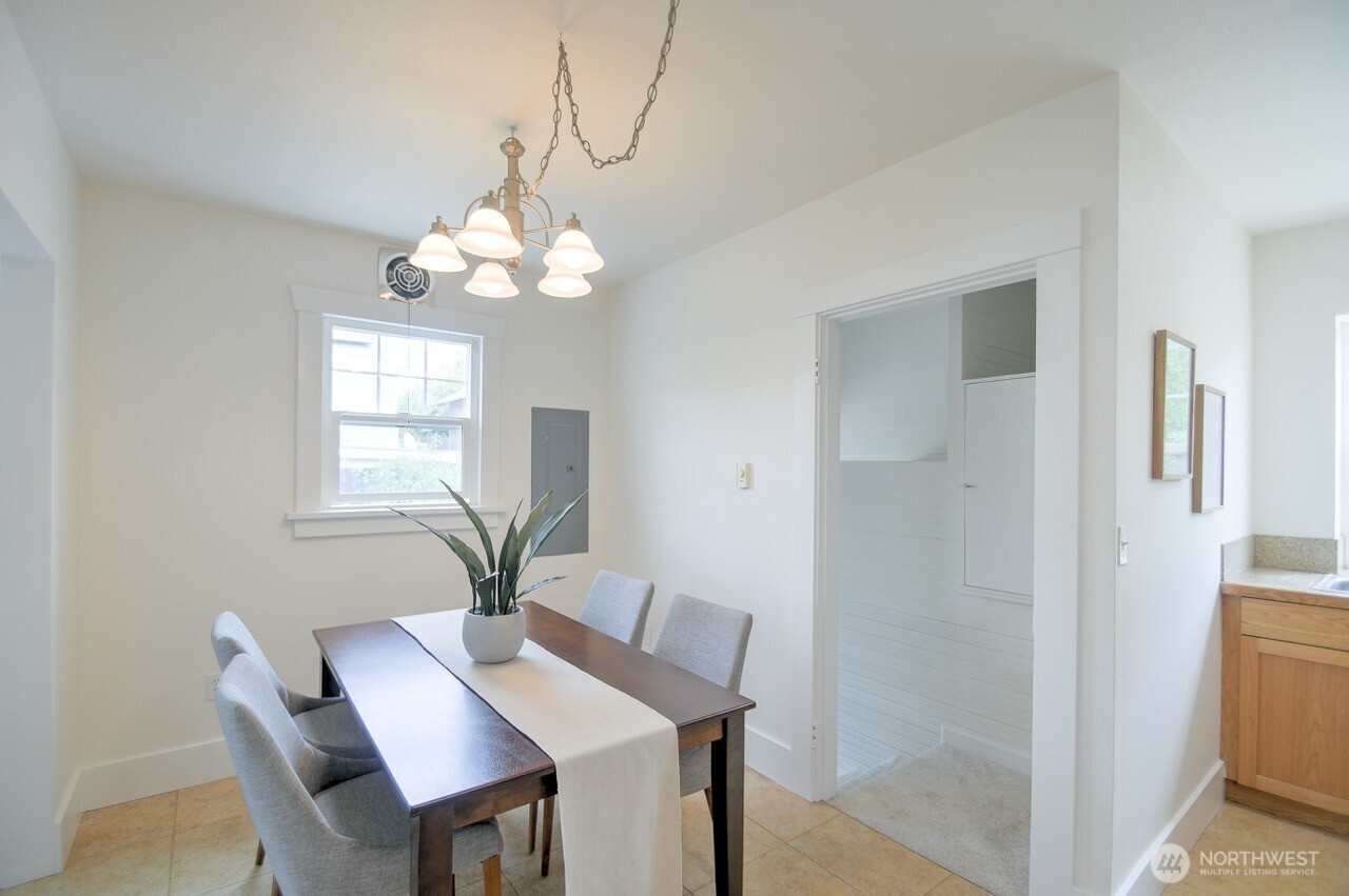 property viewer photo 6