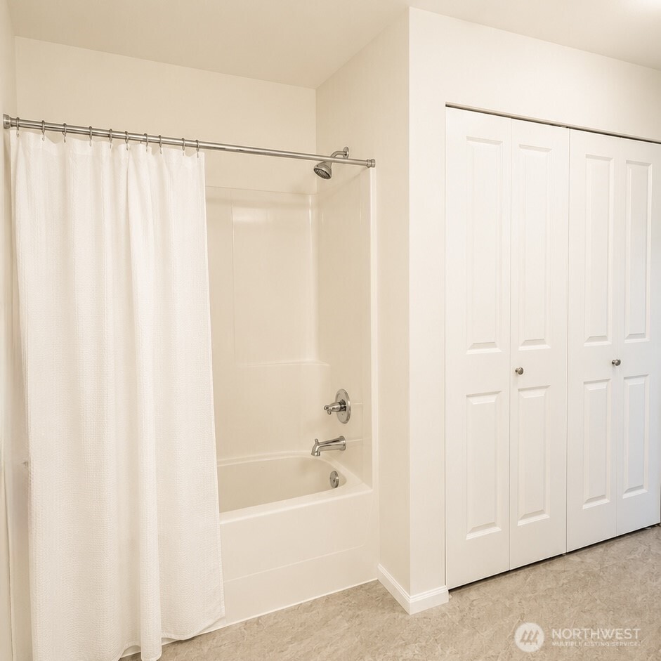 property viewer photo 18