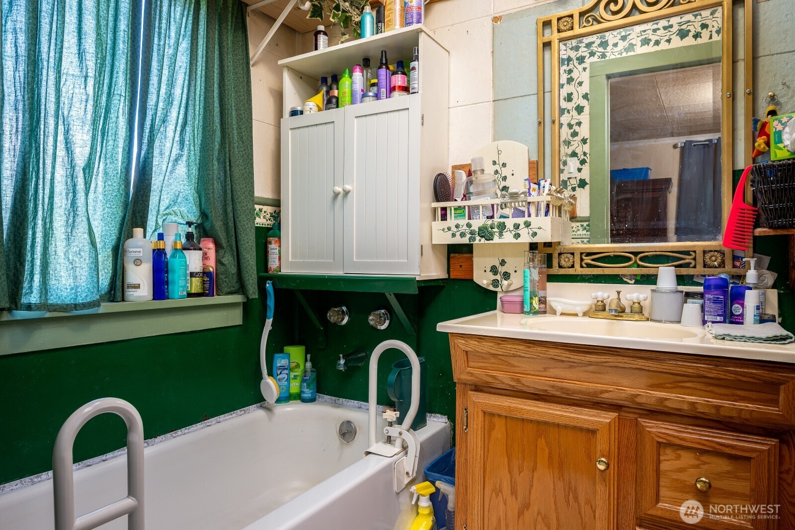 main property photo 13