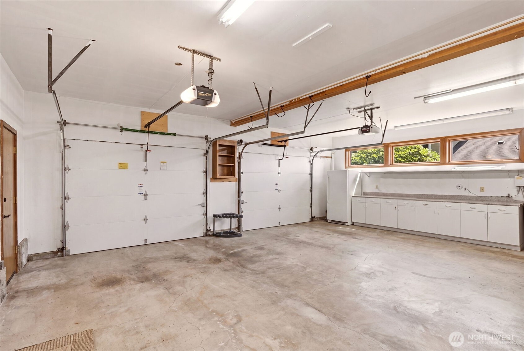 property viewer photo 36