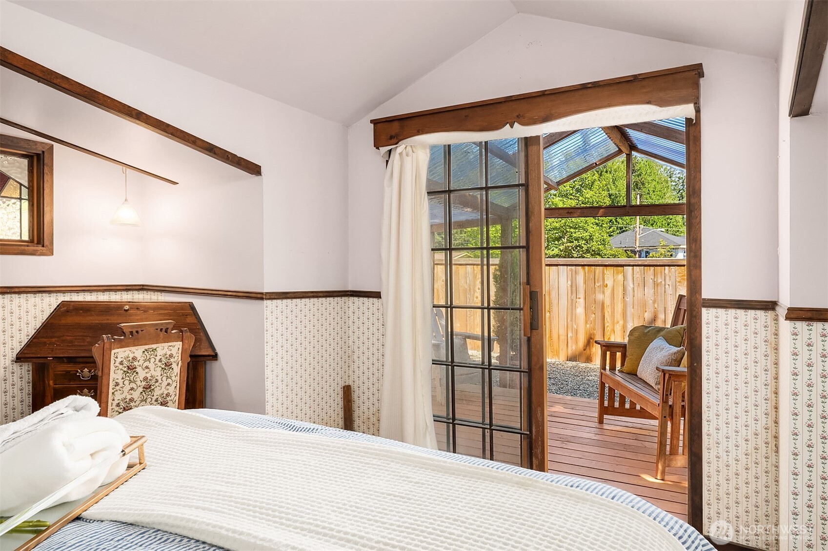 property viewer photo 18