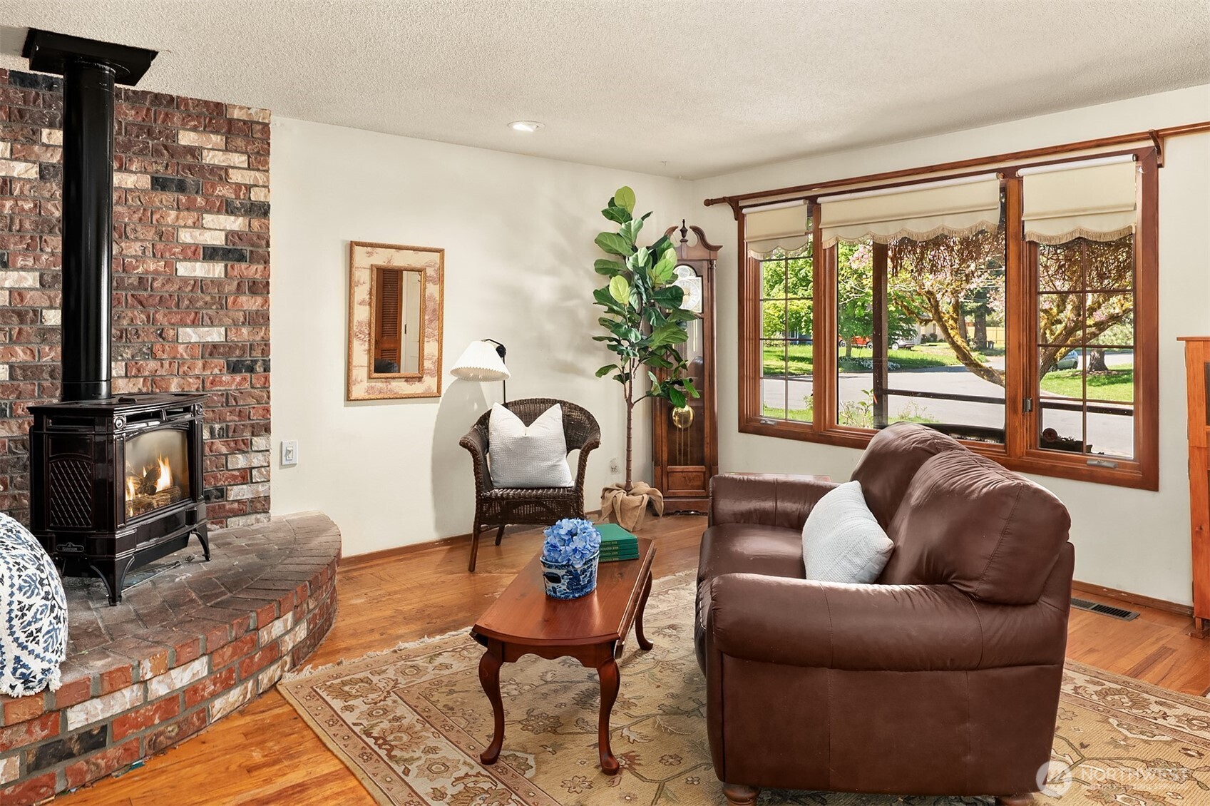 property viewer photo 4