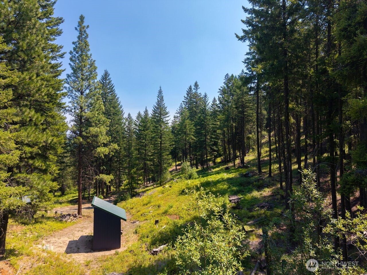 main property photo 14