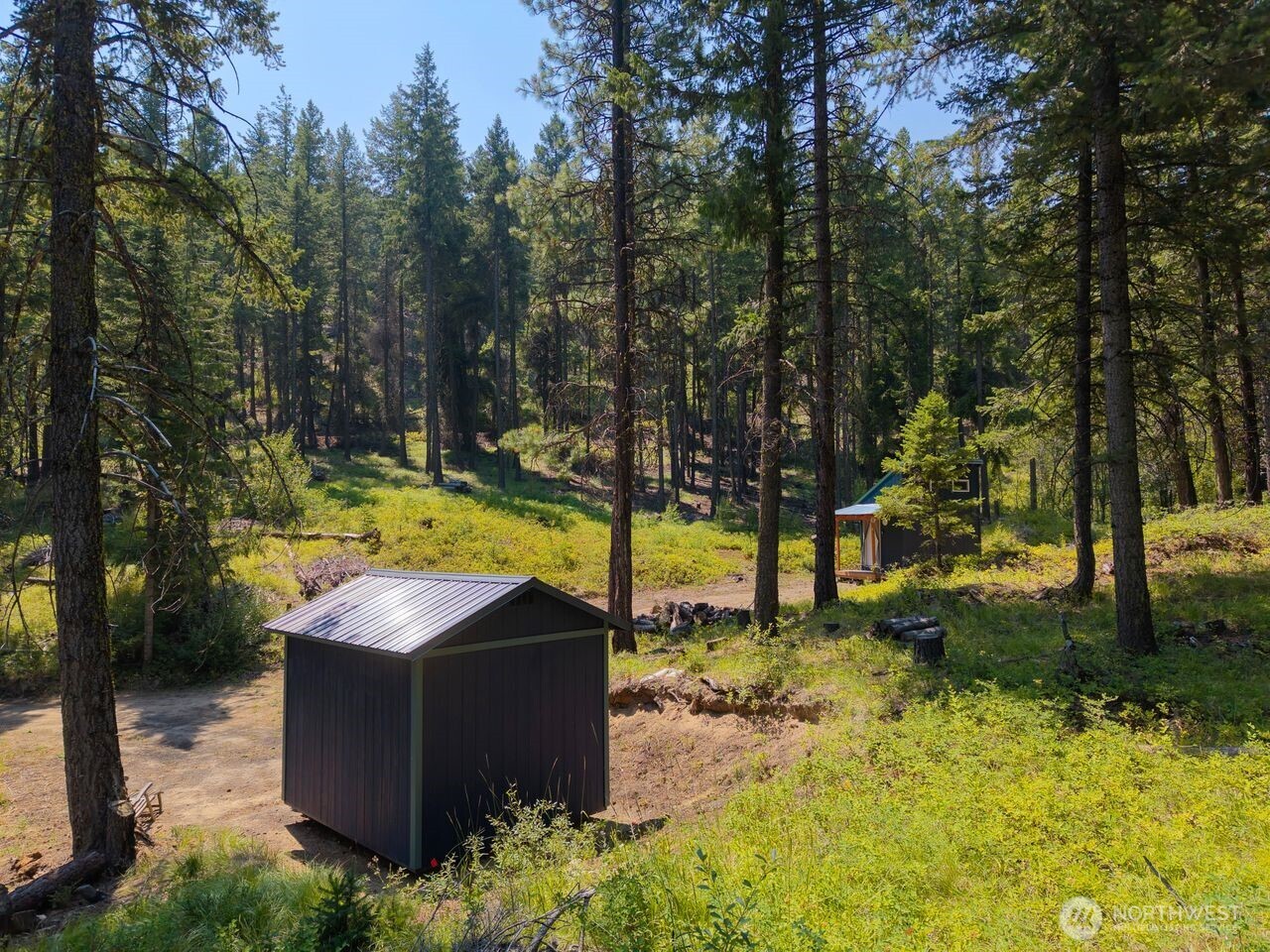 main property photo 25