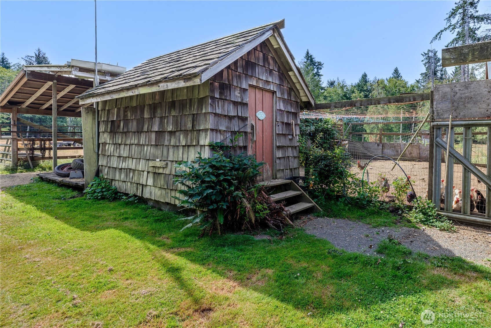 main property photo 20