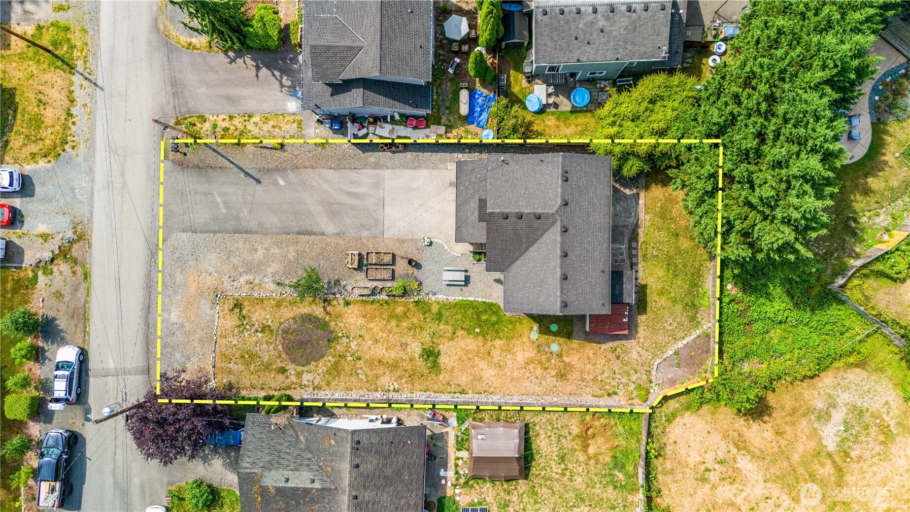 main property photo 32