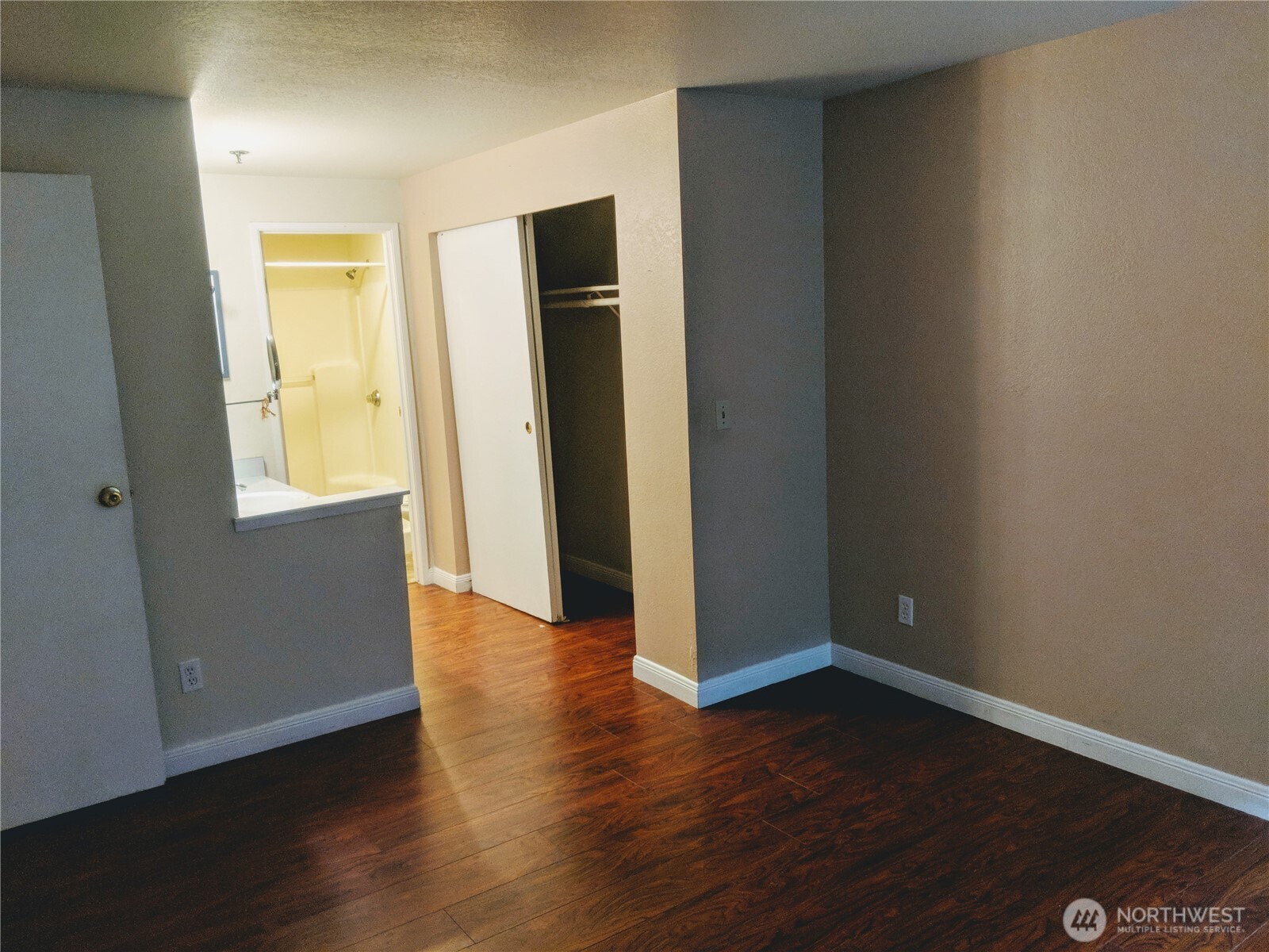 property viewer photo 22