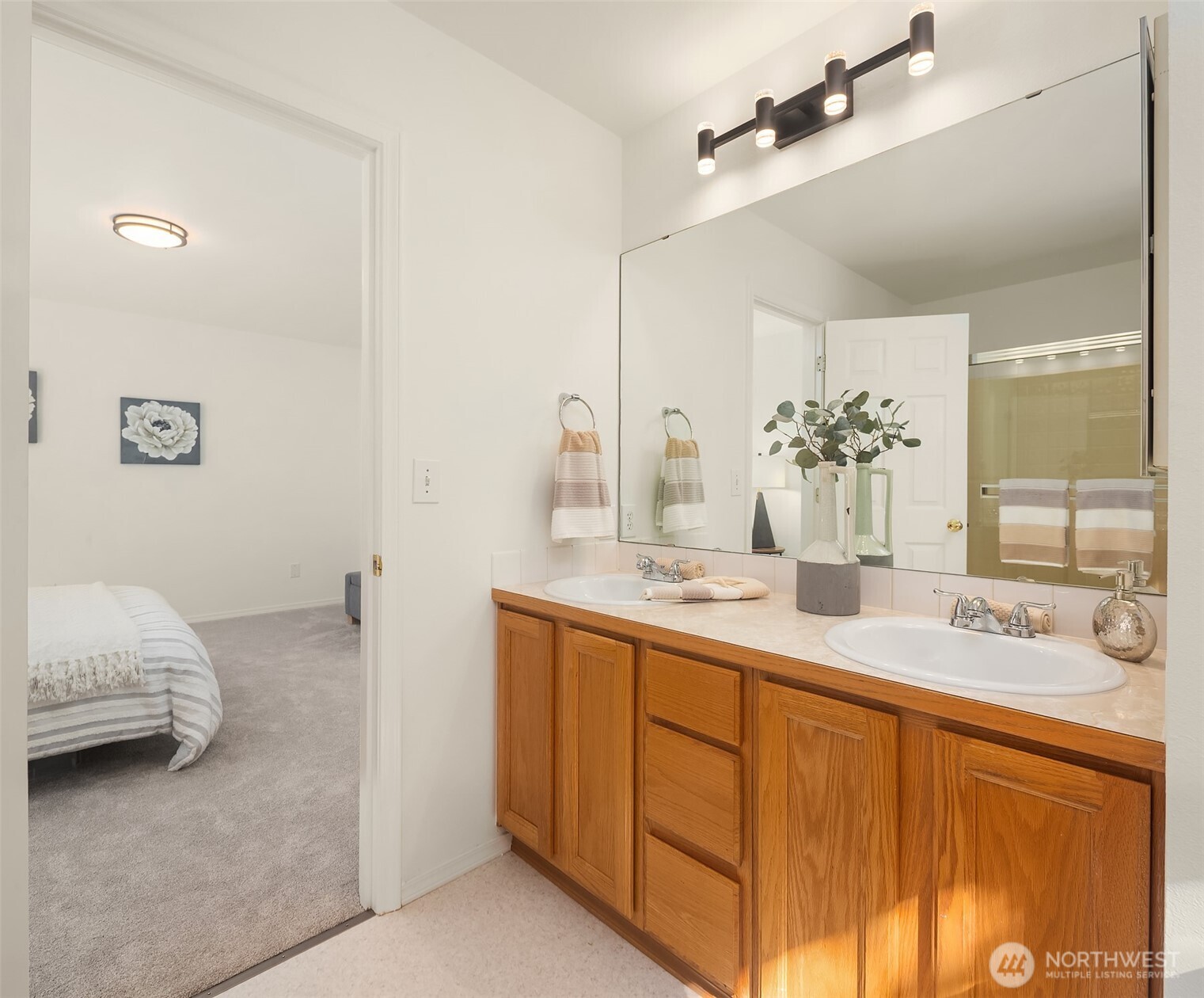 property viewer photo 13